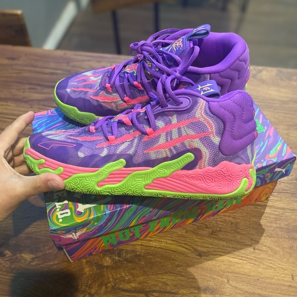 Youth Melo toxic size 6.5 - Picture 3 of 9